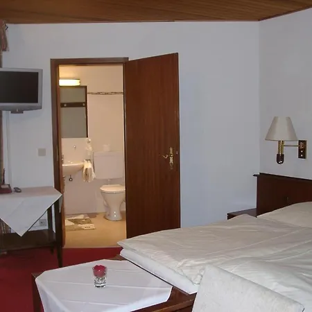 Engelke Am Schloss Gæstehus 3*