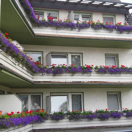 Engelke Am Schloss Konukevi 3*