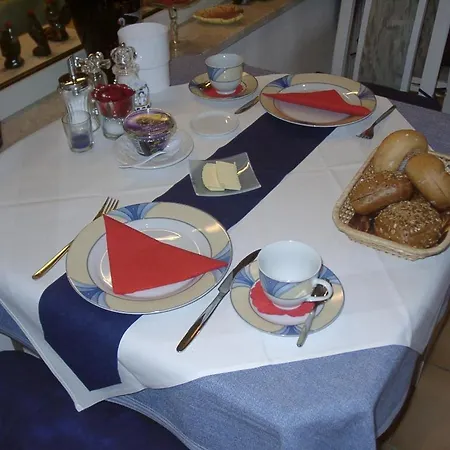 Engelke Am Schloss Gæstehus 3*