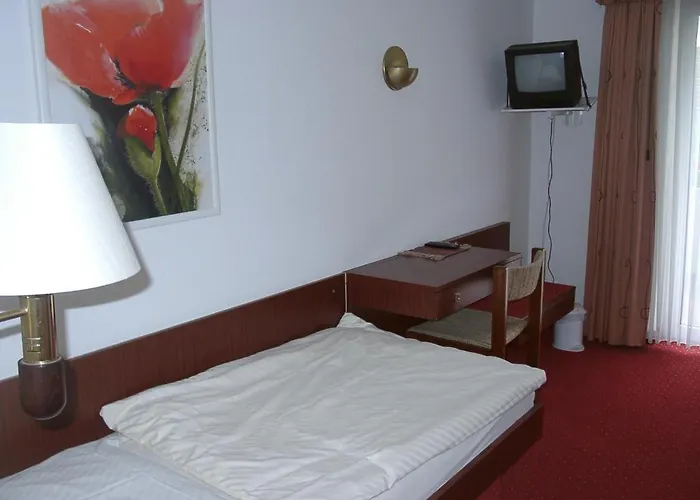 Engelke Am Schloss 3*